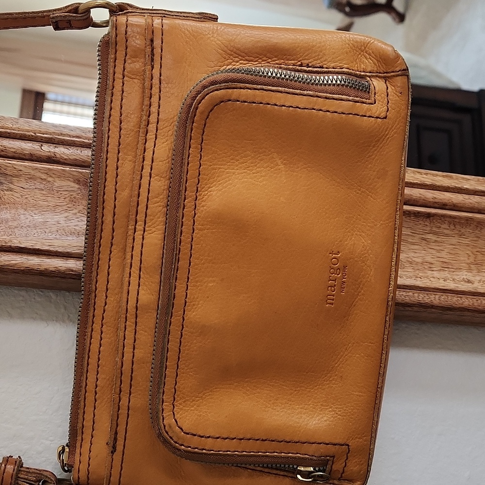 Margot Tan Leather Crossbody Bag - Picture 4 of 14